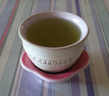 lecreuset-teacups-fleursaucer-pb.jpg